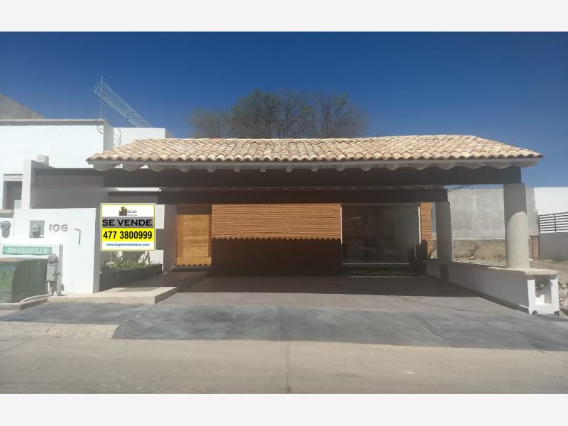 Casa en venta en Jardines del Campestre, León — foto 1 de 16