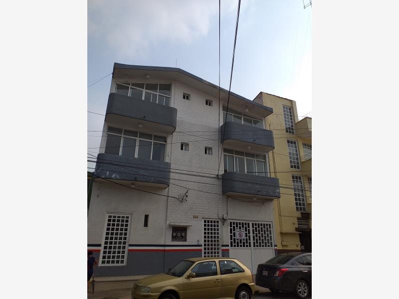 Edificio en venta en Gil y Sáenz (El Águila), Centro — foto 1 de 50
