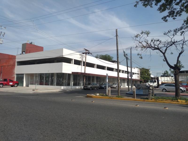 Edificio en renta en Gil y Sáenz (El Águila), Centro — foto 1 de 12