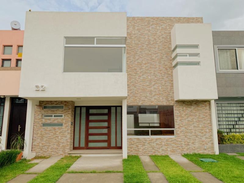 Casa en venta en Santa Cruz Otzacatipan, Toluca — foto 1 de 23