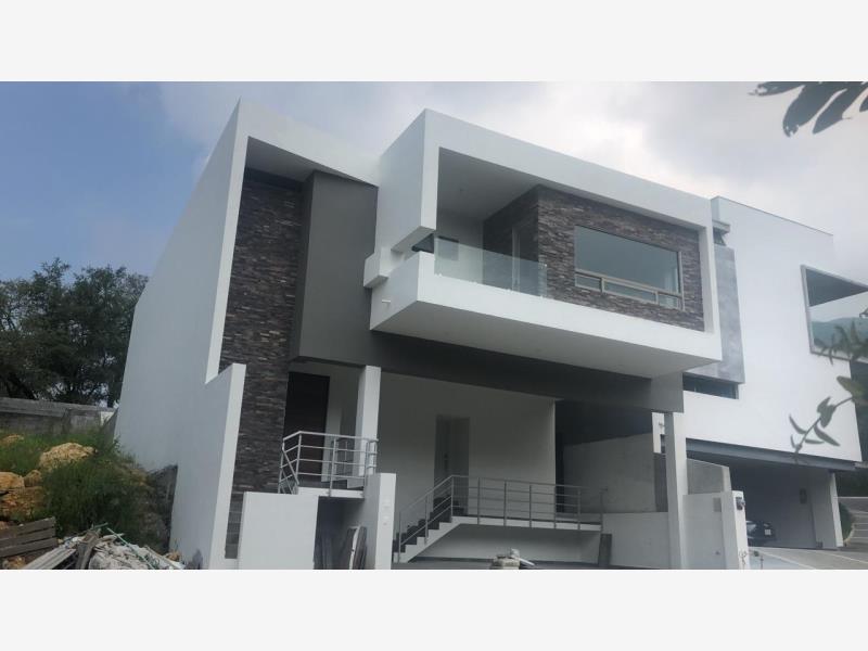 Casa en venta en Catujanes, Monterrey — foto 1 de 12