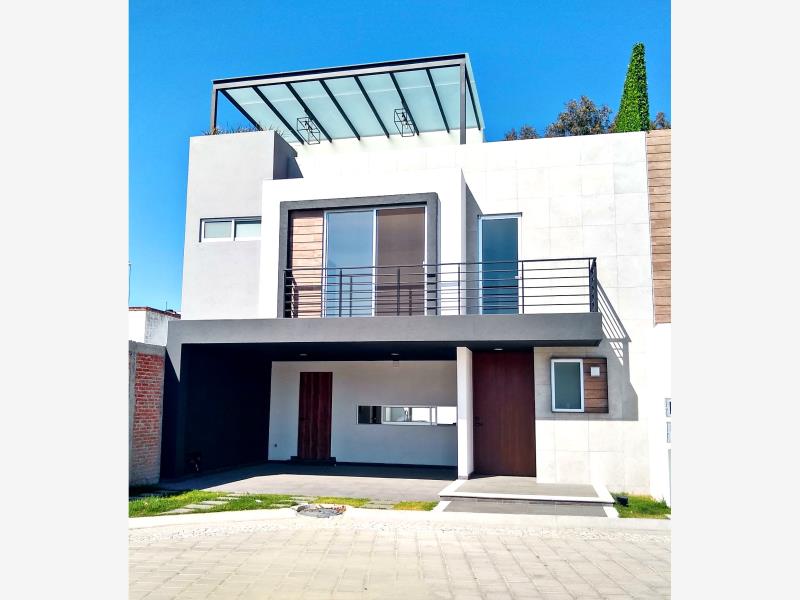 Casa en renta en Residencial el Campanario, San Pedro Cholula — foto 1 de 25