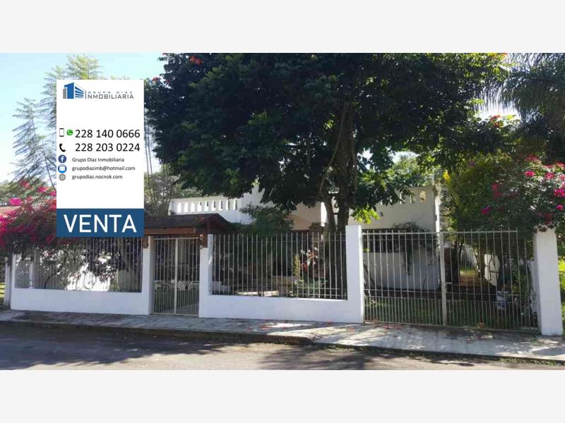 Casa en venta en Coatepec Centro, Coatepec — foto 1 de 33