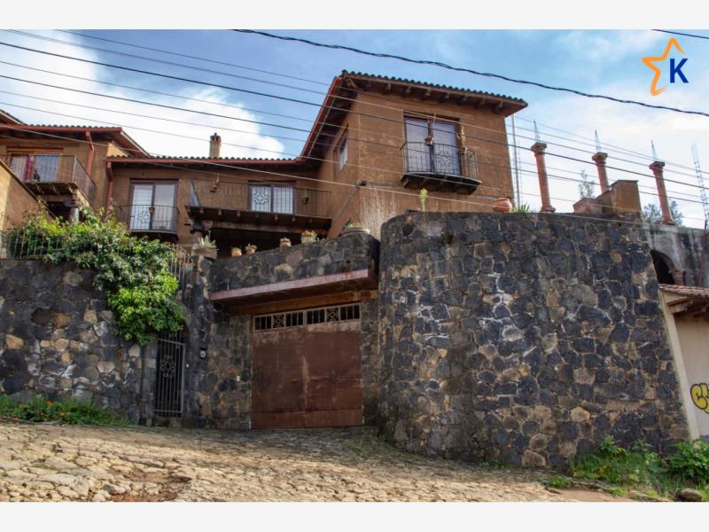 Casa en venta en La Valenciana, Pátzcuaro — foto 1 de 15