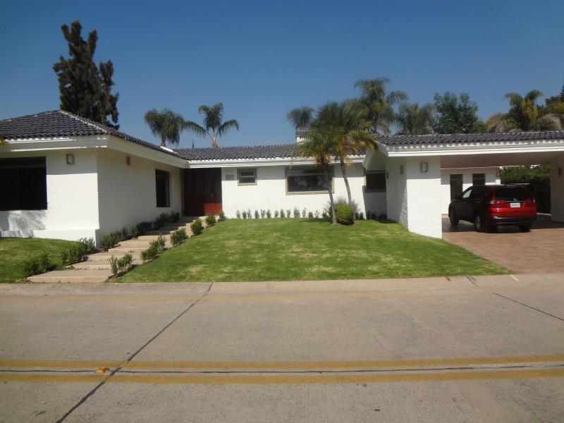 Casa en venta en Bosques Santa Anita, Tlajomulco de Zúñiga — foto 1 de 27