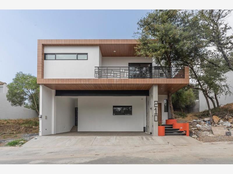 Casa en venta en Catujanes, Monterrey — foto 1 de 43