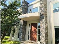 Casa en Olinala, San Pedro Garza García, Nuevo León