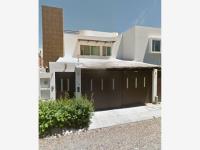 Casa en Residencial Esmeralda Norte, Colima, Colima