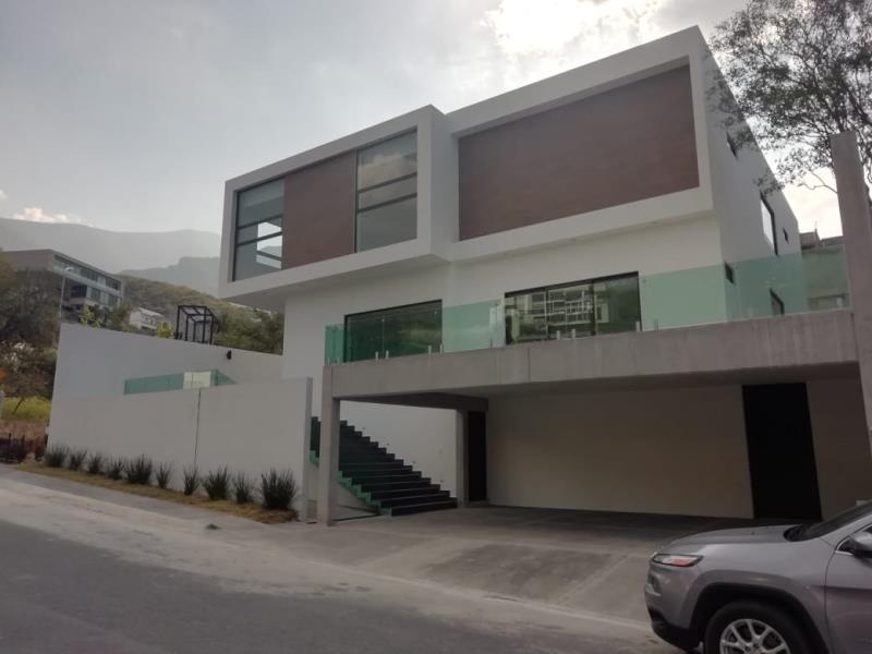 Casa en venta en SIERRA ALTA NOVENO SECTOR, Monterrey — foto 1 de 27