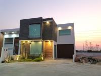 Casa en venta en Cañadas del Arroyo, Corregidora — foto 2 de 40