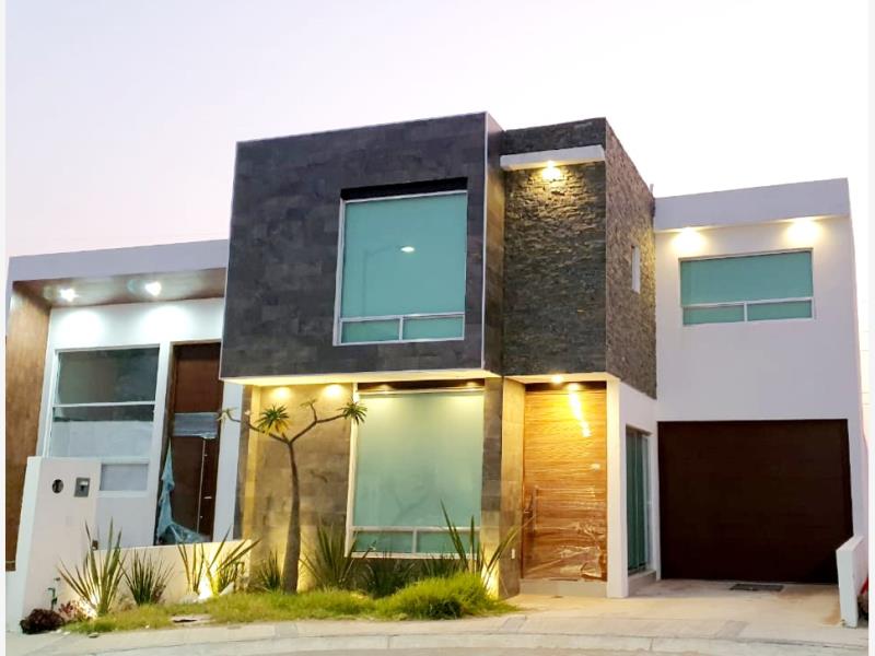 Casa en venta en Cañadas del Arroyo, Corregidora — foto 1 de 40