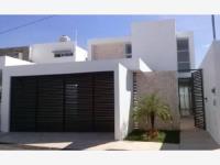 Casa en Residencial Esmeralda Norte, Colima, Colima