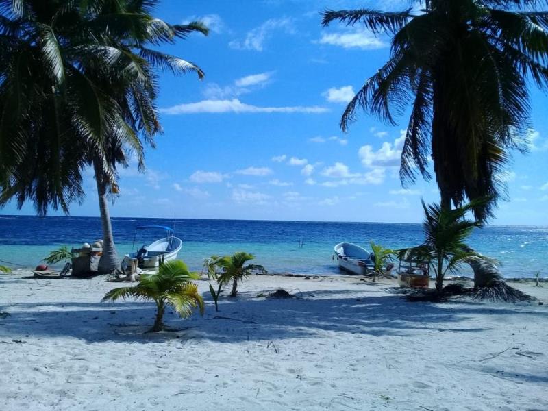 Terreno en venta en Mahahual, Othón P. Blanco — foto 1 de 10