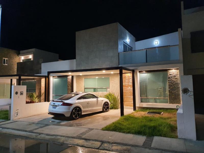 Casa en venta en Cañadas del Arroyo, Corregidora — foto 1 de 29