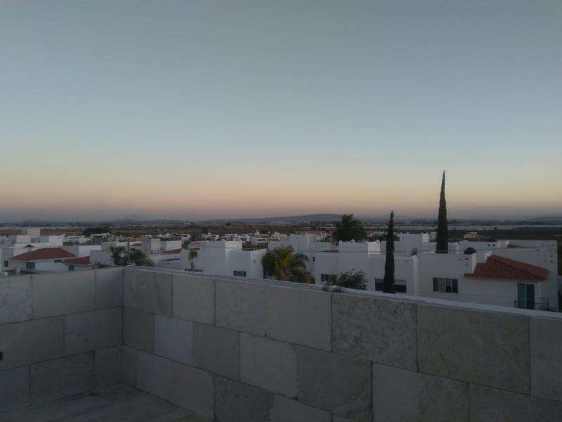 Casa en venta en Villas de Irapuato, Irapuato — foto 1 de 25