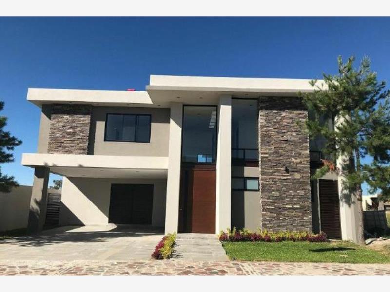 Casa en venta en La Campiña del Bosque, León — foto 1 de 3