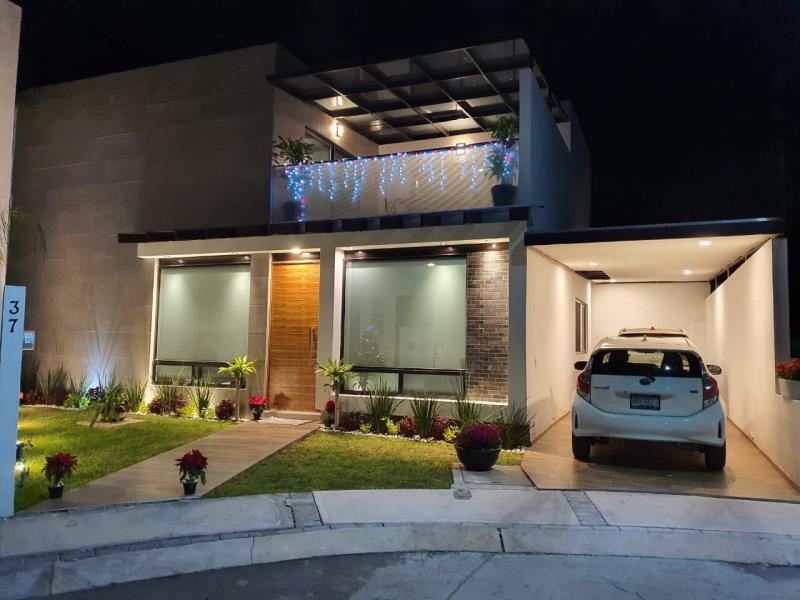 Casa en venta en Cañadas del Arroyo, Corregidora — foto 1 de 47