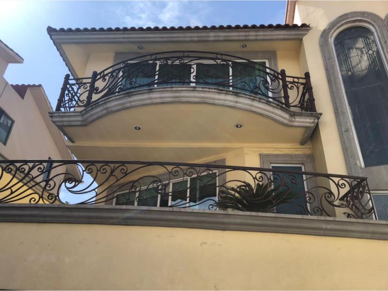 Casa en venta en Bosques de las Lomas, Cuajimalpa de Morelos — foto 1 de 30