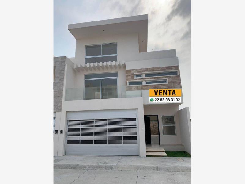 Casa en venta en Graciano Sánchez Romo, Boca del Río — foto 1 de 19