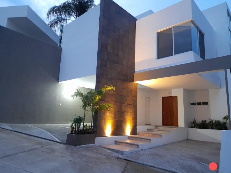 Casa en venta en Jardines de Delicias, Cuernavaca — foto 1 de 26