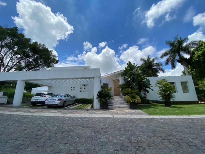 Casa en venta en Lomas de Cocoyoc, Atlatlahucan — foto 1 de 24
