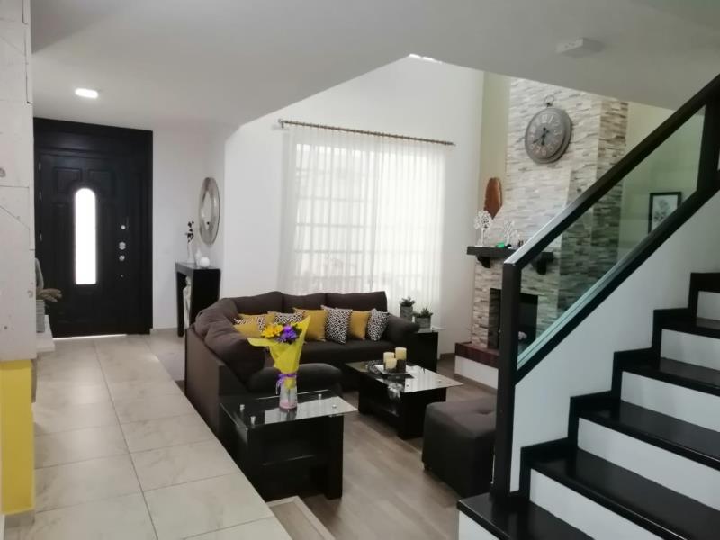 Casa en venta en Bosque Camelinas, Morelia — foto 1 de 36