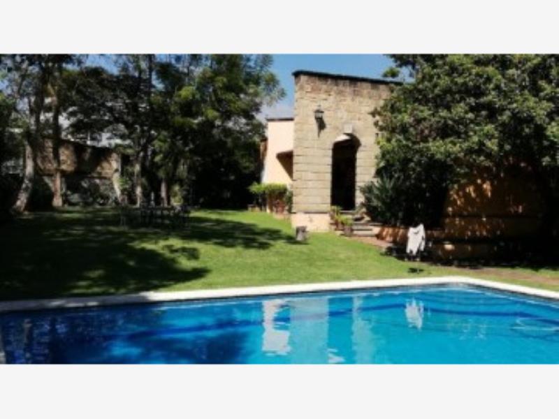 Casa en venta en Ampliación Chapultepec, Cuernavaca — foto 1 de 18
