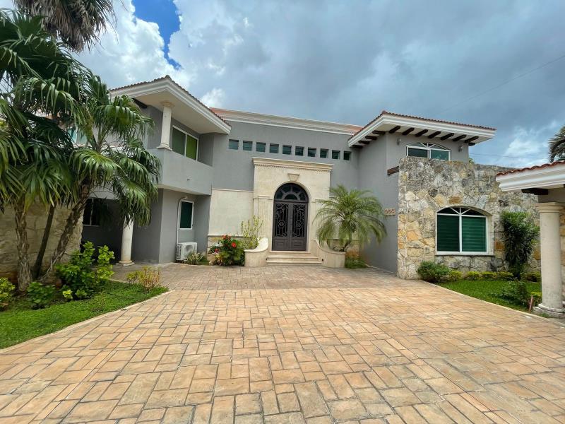 Casa en renta en Montebello, Mérida — foto 1 de 19