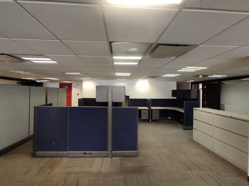 Oficina en renta en Lomas Manuel Ávila Camacho, Naucalpan de Juárez — foto 1 de 13