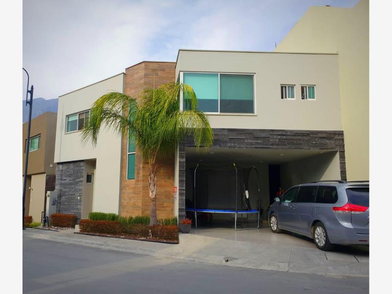 Casa en venta en Paseo del Vergel, Monterrey — foto 1 de 28
