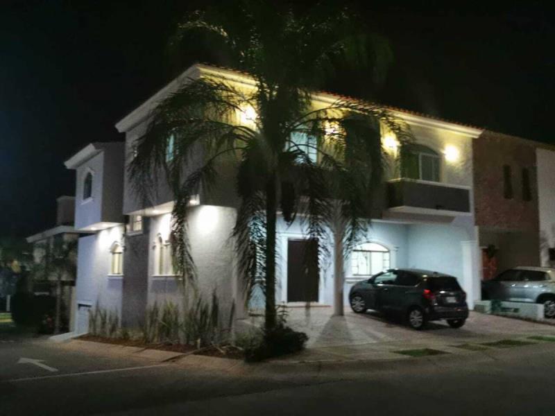 Casa en renta en Los Almendros, Zapopan — foto 1 de 22