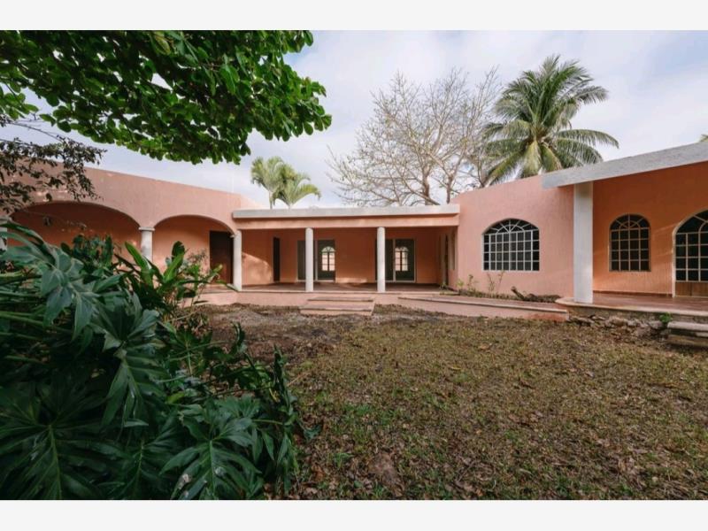 Casa en venta en Chichi Suarez, Mérida — foto 1 de 10