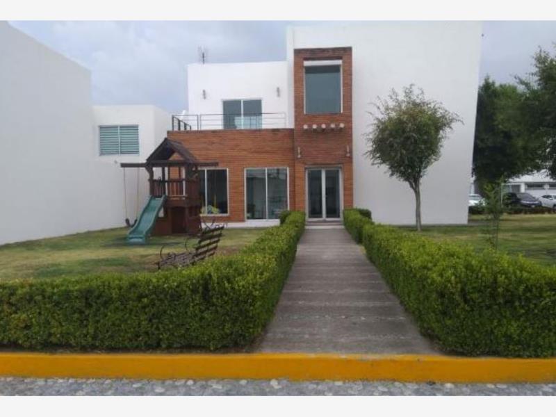 Casa en venta en Santa María, San Mateo Atenco — foto 1 de 36