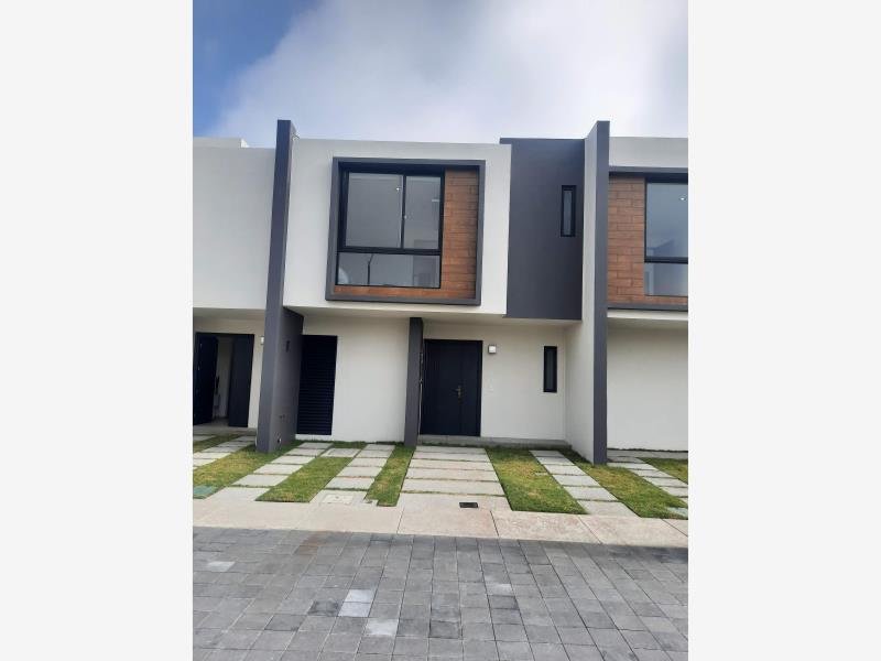 Casa en venta en Paseos Santín, Toluca — foto 1 de 23