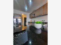 Casa en venta en Paseos Santín, Toluca — foto 3 de 23