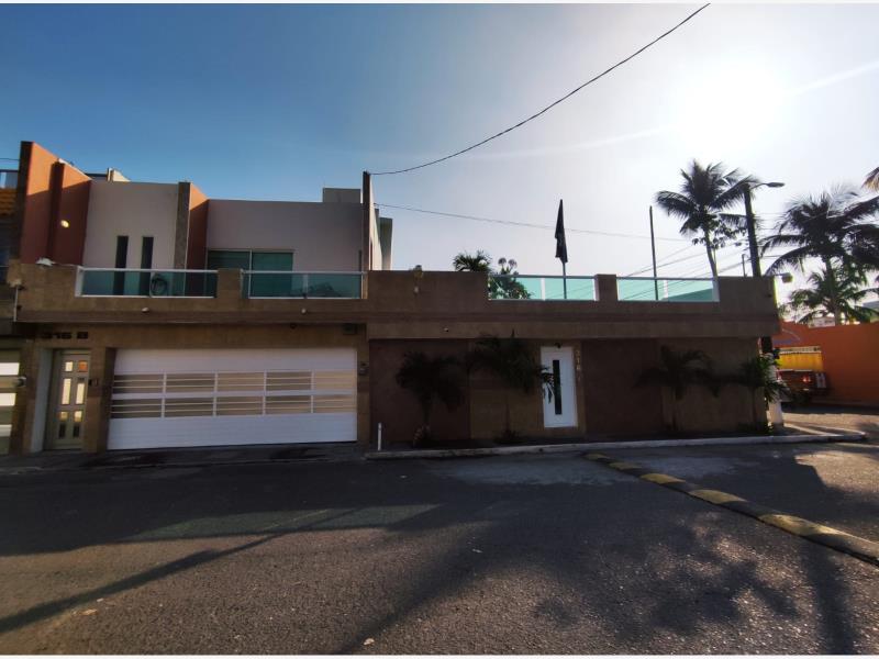 Casa en venta en Graciano Sánchez Romo, Boca del Río — foto 1 de 23