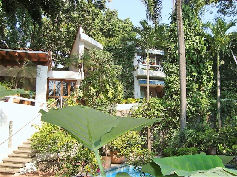 Casa en venta en Palmira Tinguindin, Cuernavaca — foto 1 de 36