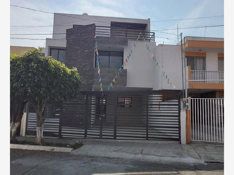 Casa en venta en Jardines Alcalde, Guadalajara — foto 1 de 6