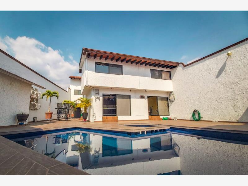Casa en venta en San Jerónimo Ahuatepec, Cuernavaca — foto 1 de 30
