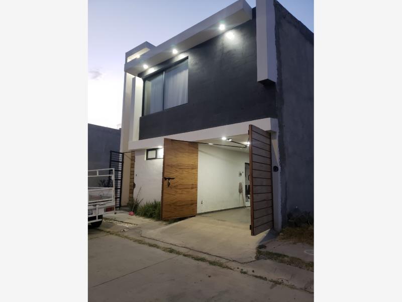 Casa en venta en Villa de los Ángeles, León — foto 1 de 10