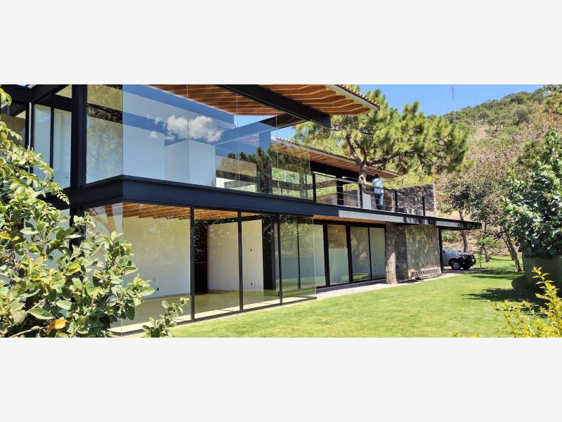 Casa en venta en Valle de Bravo, Valle de Bravo — foto 1 de 20