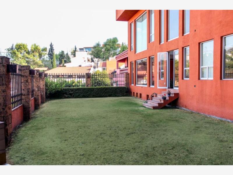 Casa en renta en Bosques de las Lomas, Cuajimalpa de Morelos — foto 1 de 8