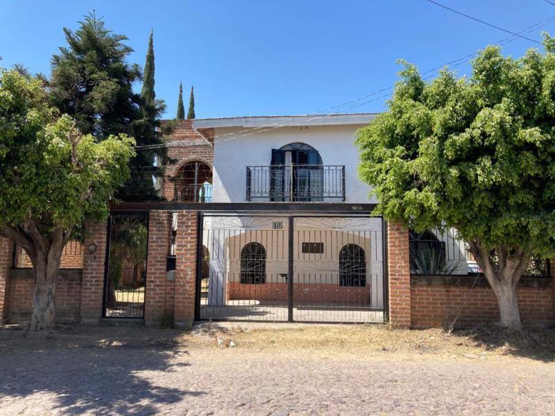Casa en venta en Alvarez del Castillo, El Salto — foto 1 de 19