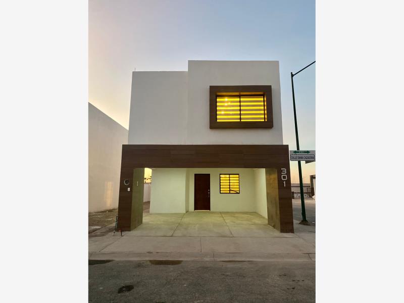 Casa en venta en Puerta de Hierro, Torreón — foto 1 de 16