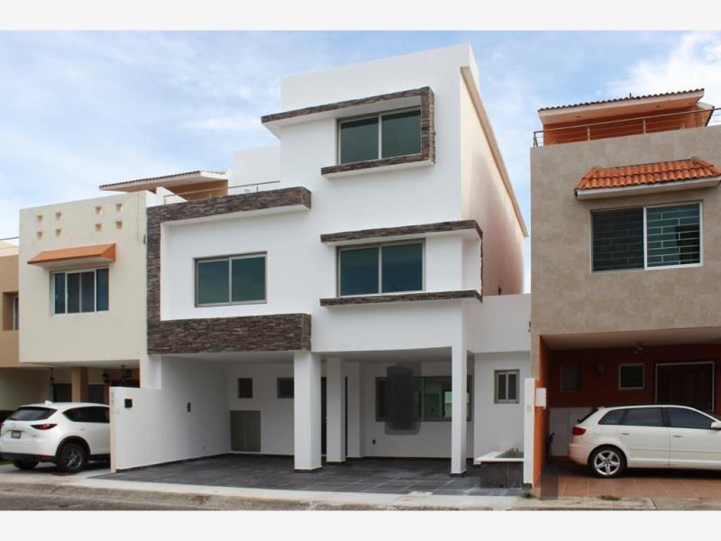 Casa en venta en Las Lomas Residencial, Alvarado — foto 1 de 11