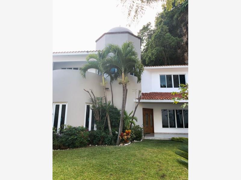 Casa en venta en La Cañada, Cuernavaca — foto 1 de 52