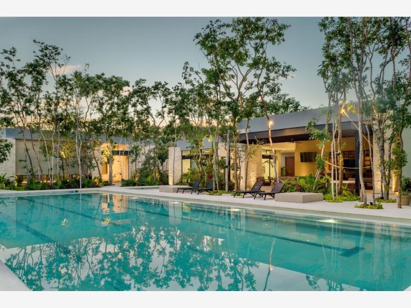 Terreno en venta en Altaria Residencial, Solidaridad — foto 1 de 32