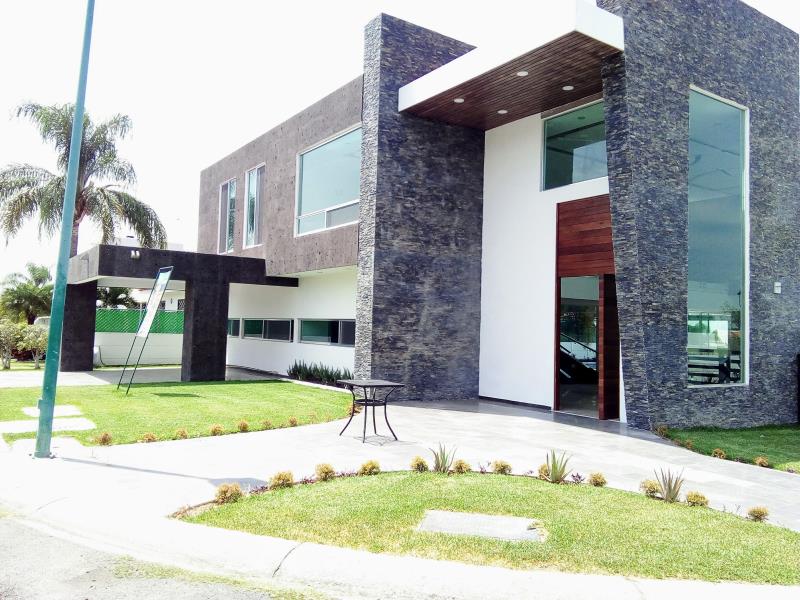 Casa en venta en Lomas de Cocoyoc, Atlatlahucan — foto 1 de 18
