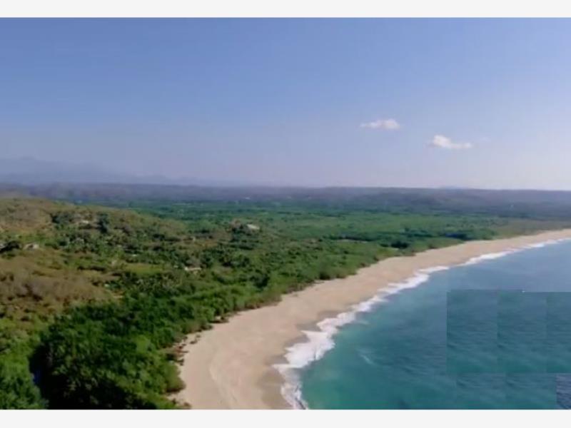 Terreno en venta en Barra de Cuatunalco, San Pedro Pochutla — foto 1 de 27