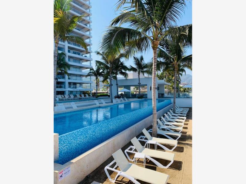 Departamento en venta en Zona Hotelera Norte, Puerto Vallarta — foto 1 de 17